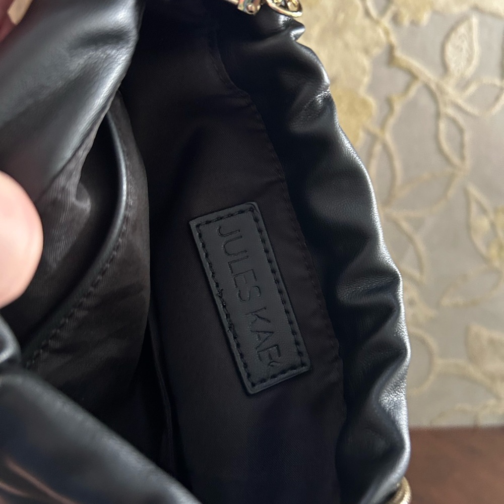 Jules Kae black vegan Leather
cross body/ shoulder bag/clutch. - Picture 4 of 7